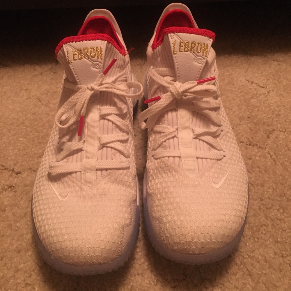 Lebron 16 Low “Draft Night” (lightly used)